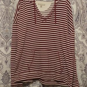 Woman's pullover hoodie